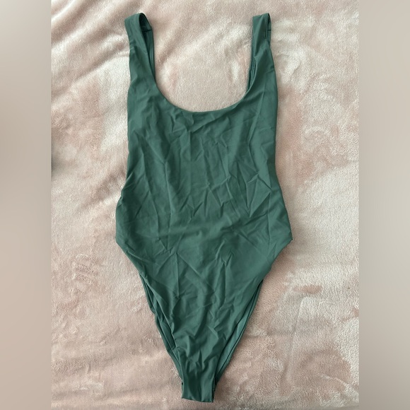 Aerie Women's One Piece Swimsuit - Green NWT - Size M Long - Picture 2 of 4